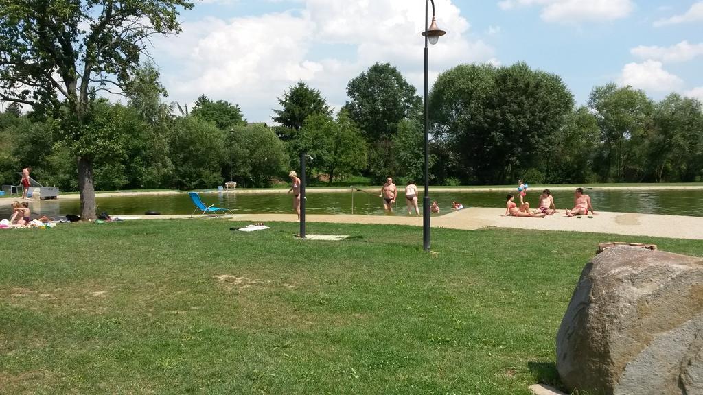 Rekreacni Areal Dvur Honetice Hotel Zewnętrze zdjęcie